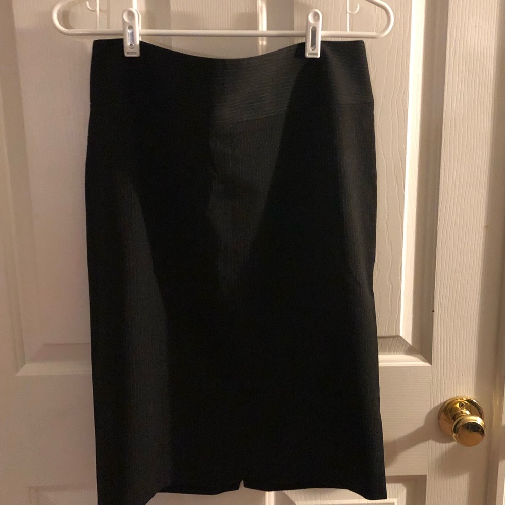 NWOT Express pencil skirt w button kick pleat
